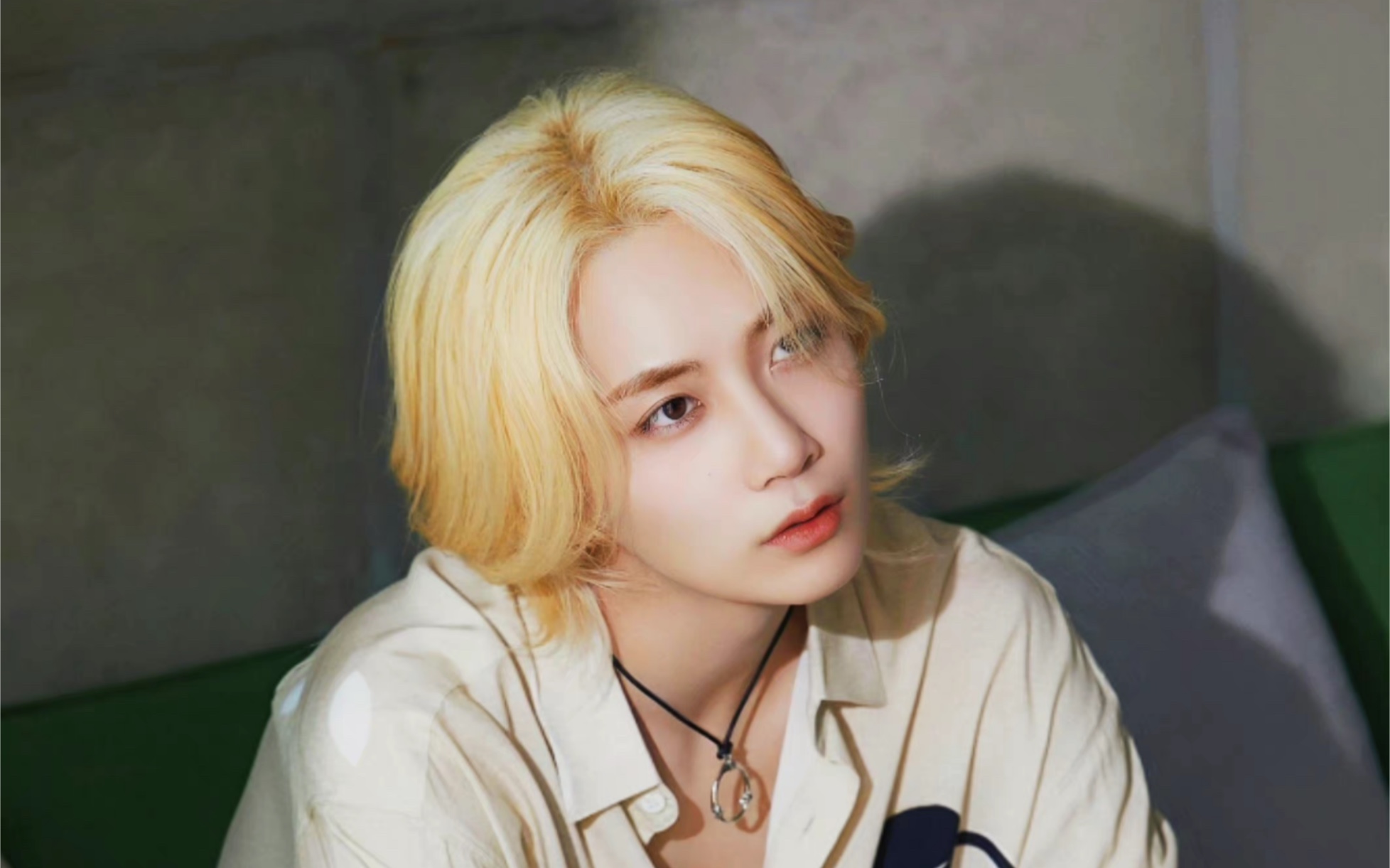 快进来看看我们的"黑"天使尹净汉吧!