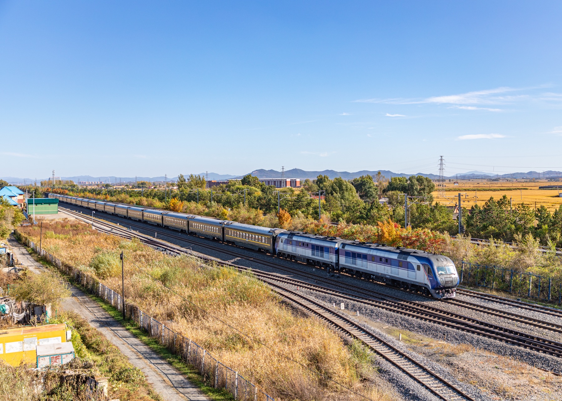 【df11g】内燃直特z518通过孤店子站