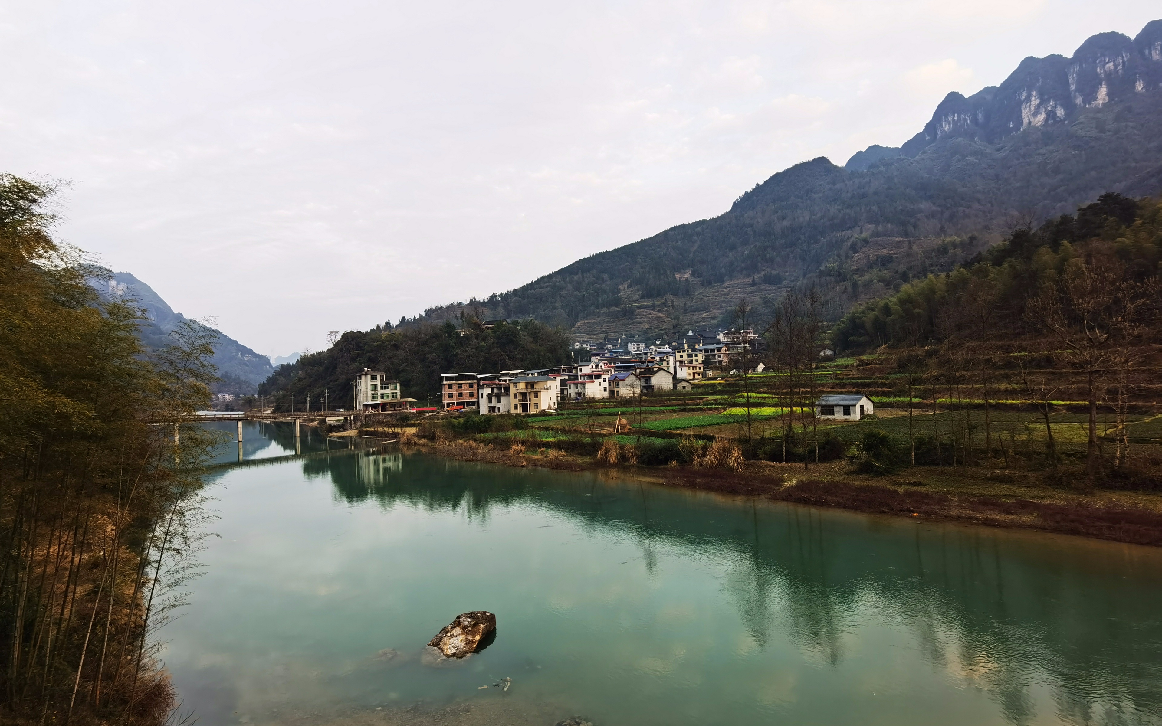 电影里向往的生活,神秘湘西,美丽乡村,原生态苗族村落,青山绿水旁的