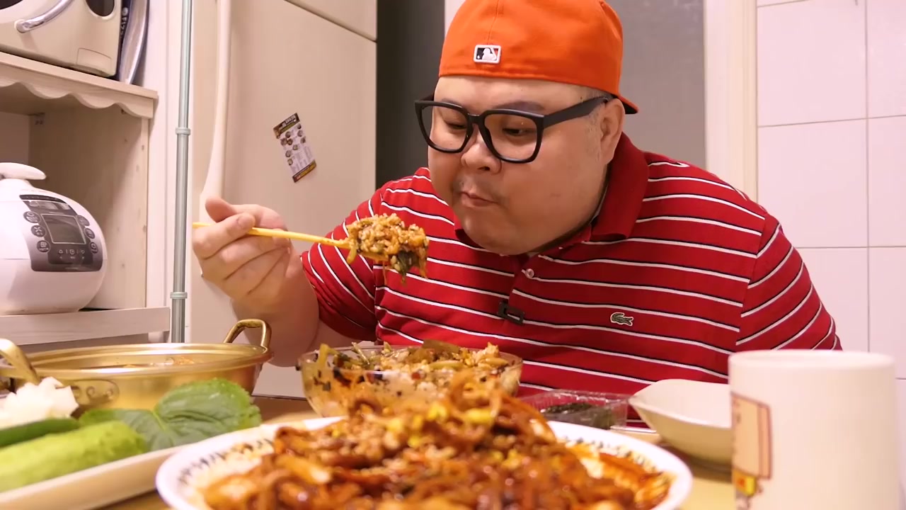 【韩国吃播mino】大口吸入~辣酱鱿鱼饭