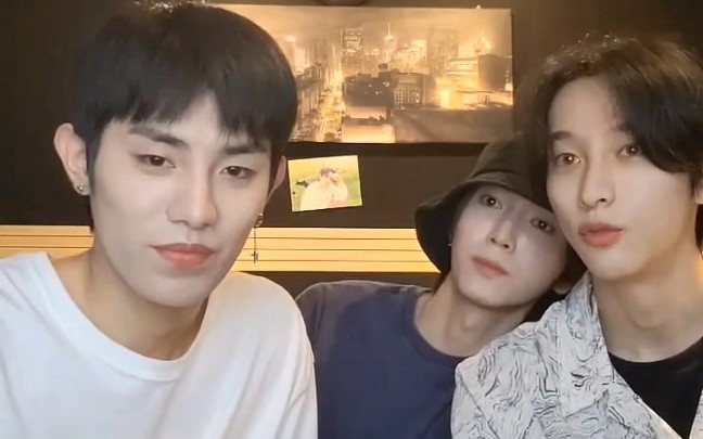 【onlyoneof/奶酪】就是要和老婆贴贴的朴拉芙.