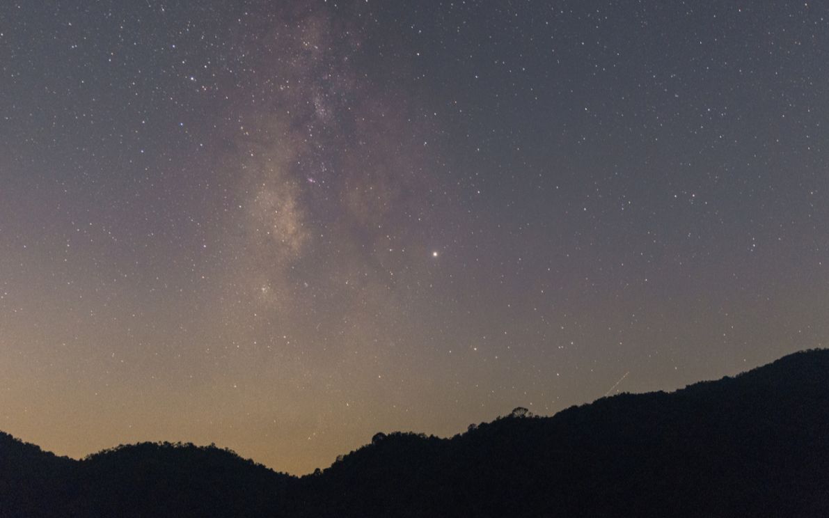 从化通天蜡烛山——除了四月满山杜鹃花之外,它还有满天繁星值得你去期待!(露营观星银河之旅)哔哩哔哩bilibili