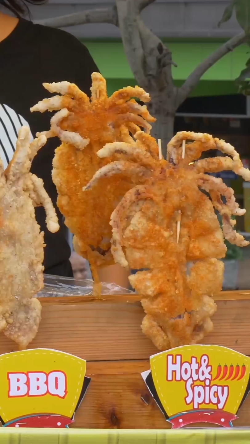 泰国路边摊街头美食轰炸大鱿鱼