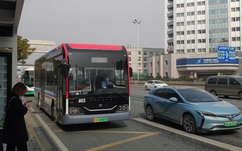 【武汉公交】×【宇通】宇通黑金刚武汉首秀 通恒803路宇威e10进出站