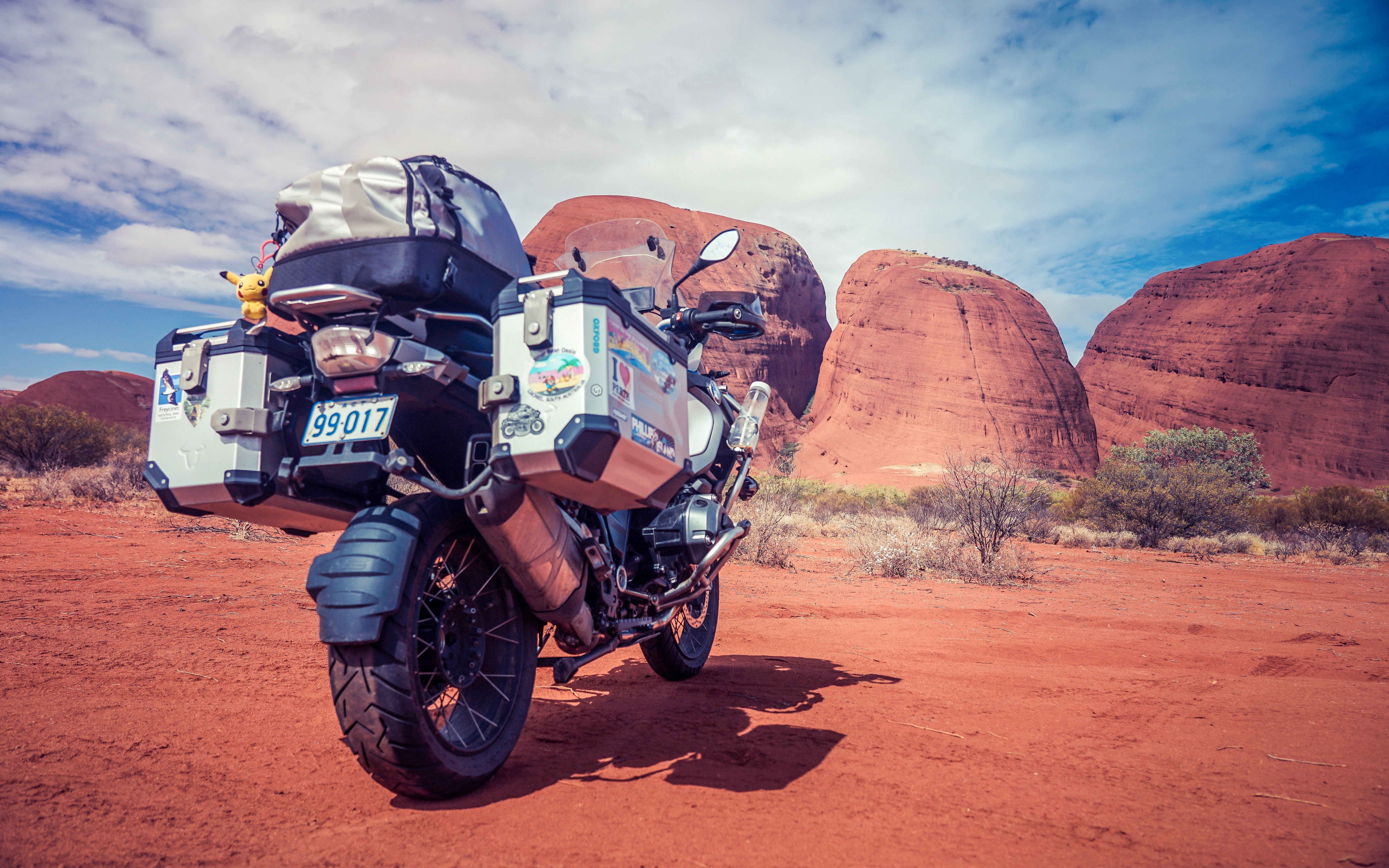 水鸟adv跟着r6和骇客一起跑山,结果没几个弯就.