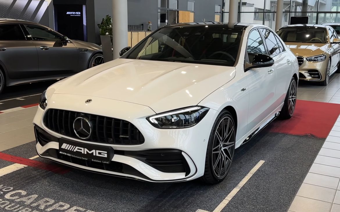 奔驰amg w206 c级 amg c43 伊万老师测评(机翻字幕敬请谅解)