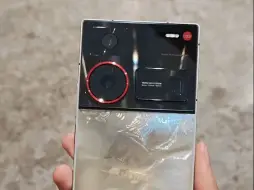 Descargar video: 努比亚Z60ultra领先版使用体验：玩游戏挺好，无需担心电量，经常60%早出晚归够用