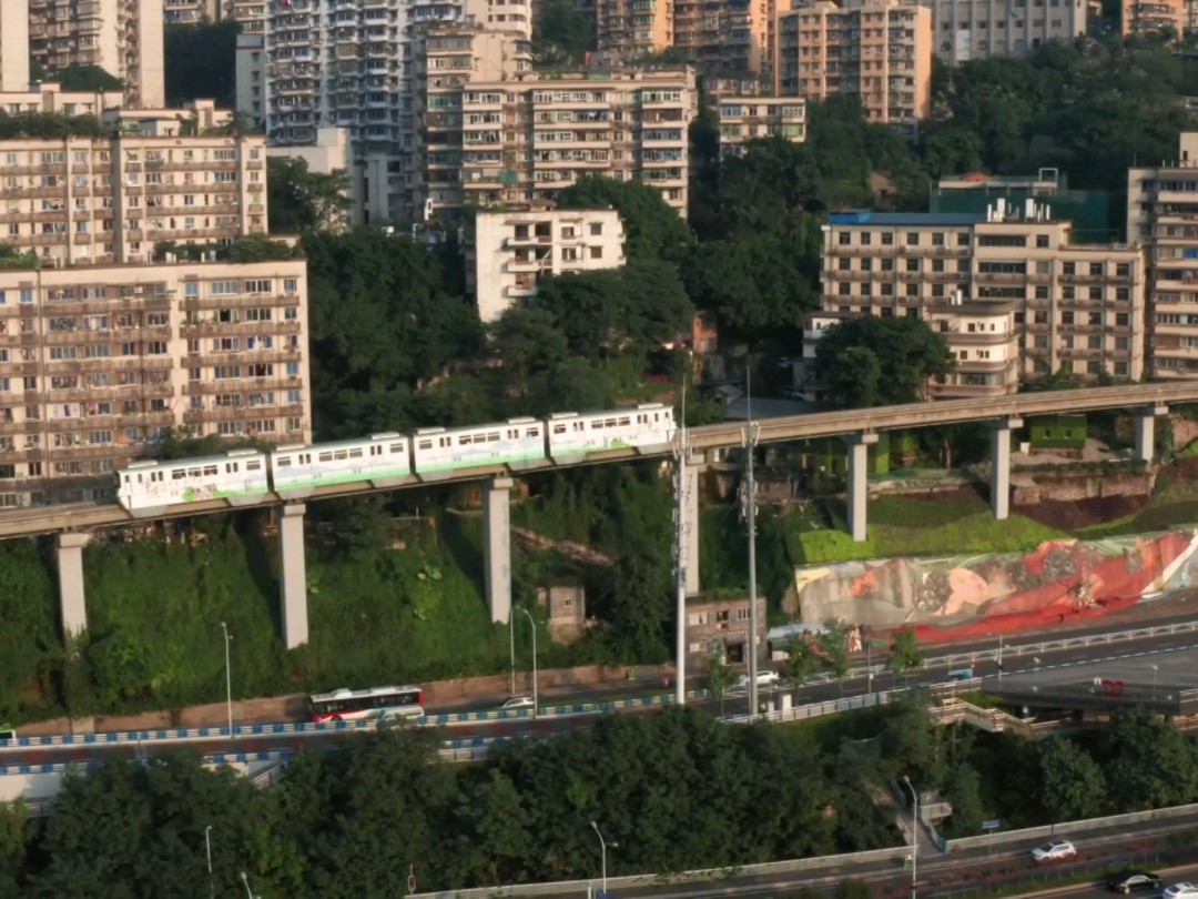 重庆轻轨,重庆李子坝站轻轨