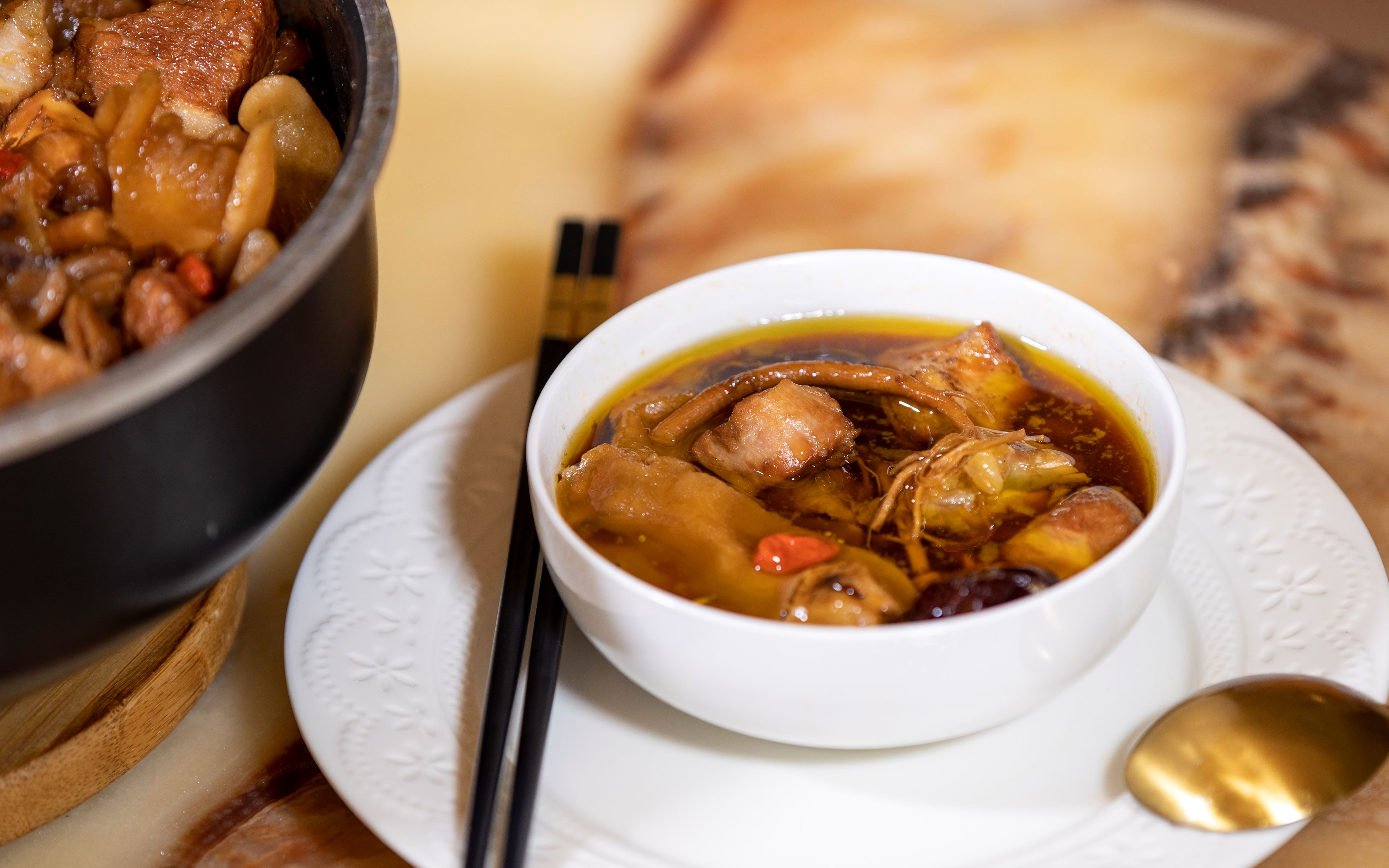 冬补最佳食材黄酒炖鸡营养美味压力锅炖鸡做法只需一步很简单