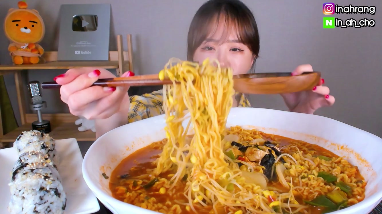 【韩国吃播 inahrang】麻辣泡面 美味饭团