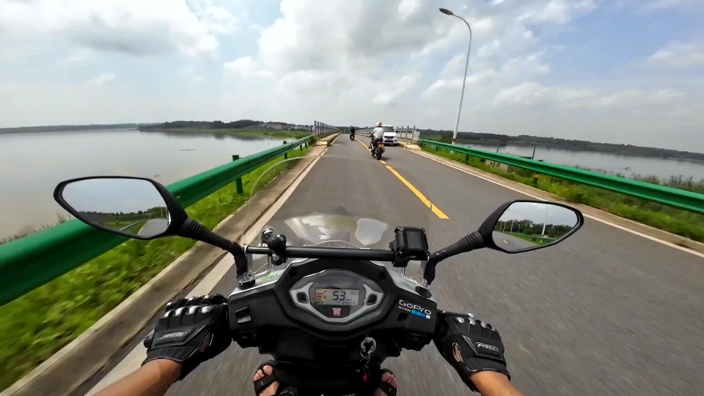 第一视角感受骑行的快乐.