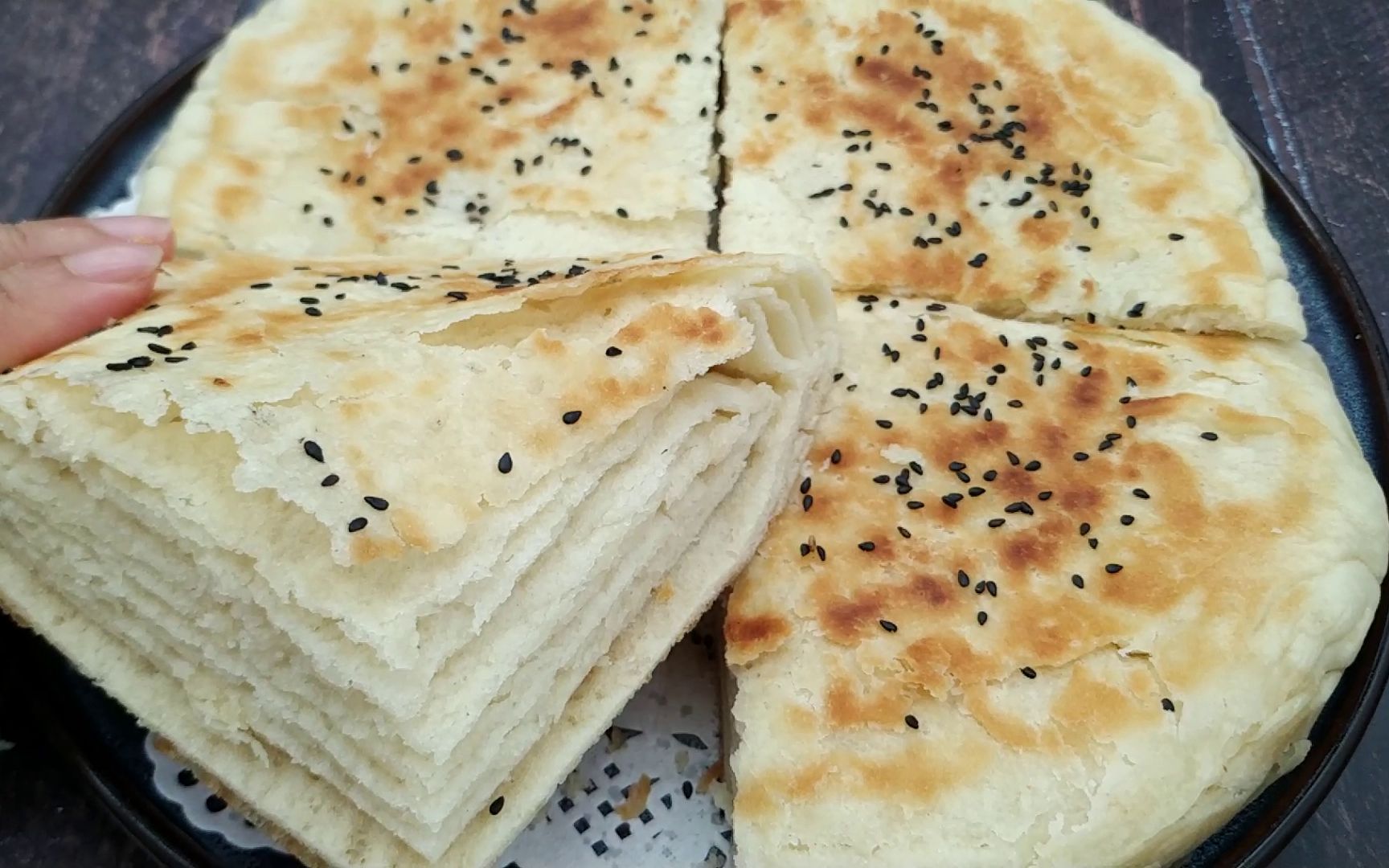 千层发面饼这样做才好吃,外酥里软层次丰富,好吃又好消化,真香