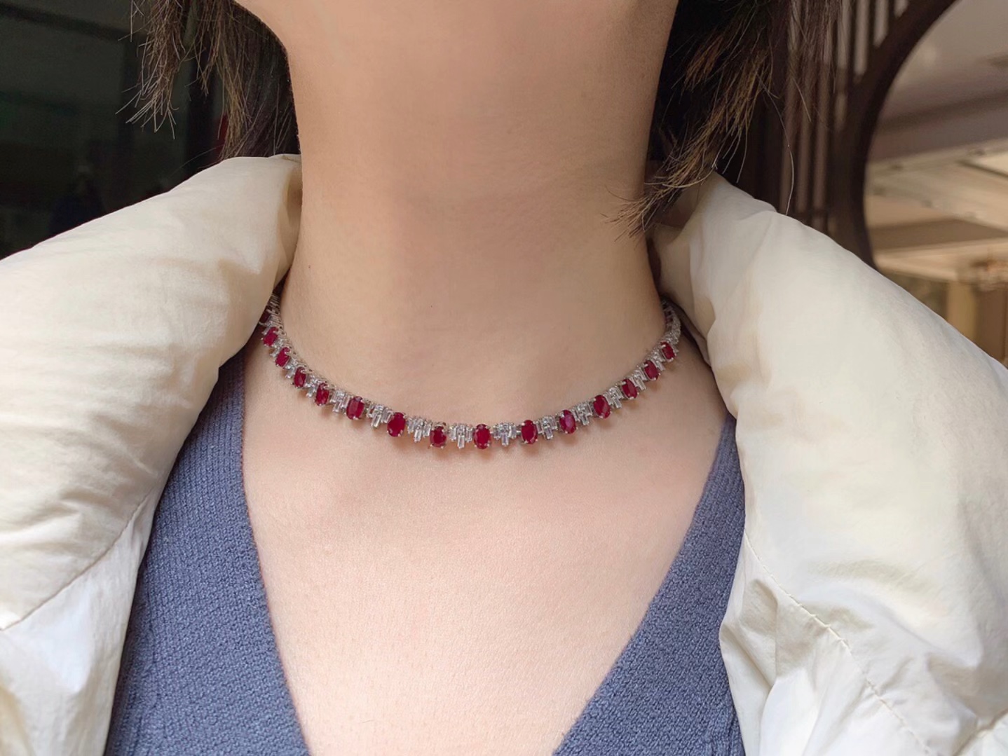 戴红宝石的女人好吗(女人戴红宝石戴哪个手) 第2张
