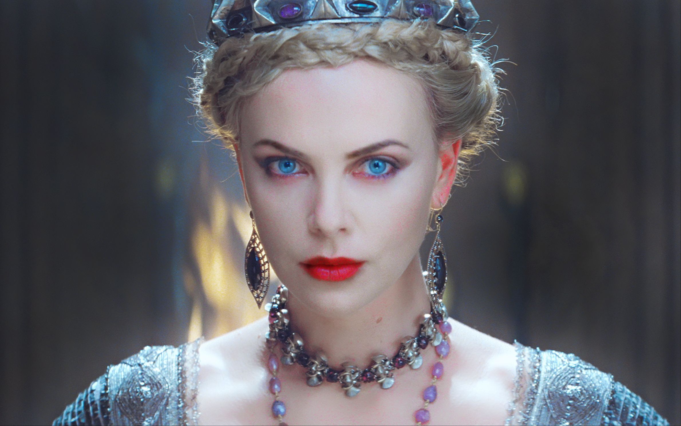 王后:"不装了,老娘就是蛇蝎美人"