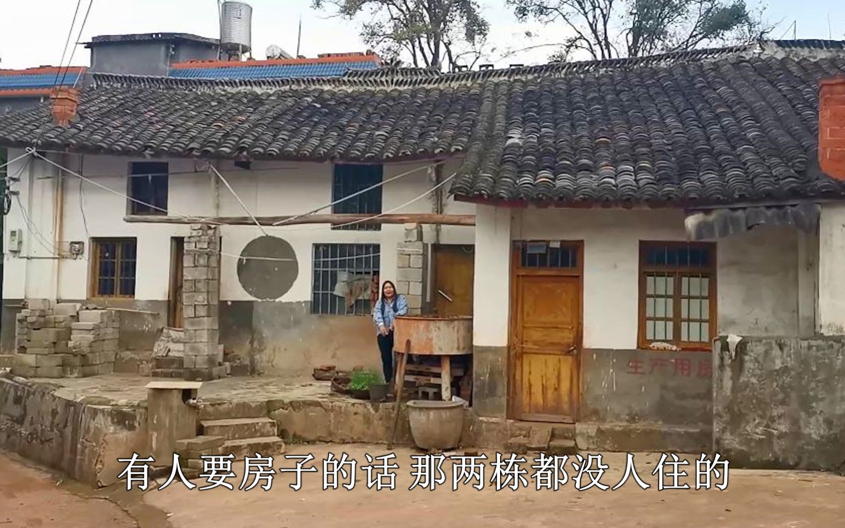 湖北女网友到云南大山隐居,农村姑娘却把她种的菜挖了,这是为啥
