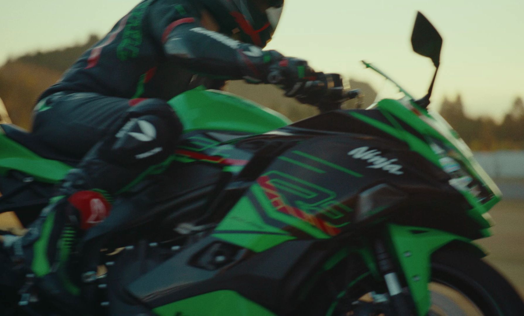 Ninja ZX4R&4RR(Action Video)哔哩哔哩bilibili