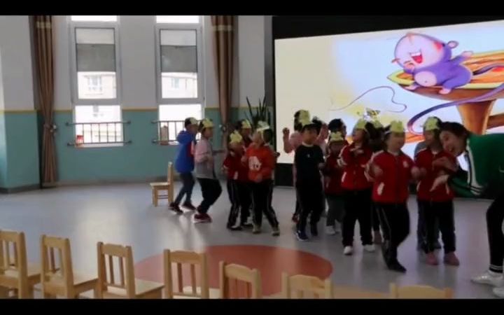 [图]幼儿园公开课 幼儿园中班音乐公开课《小老鼠和泡泡糖》幼师必备 示范课视频 优质公开课 课堂实录 获奖公开课 幼教公开课 幼儿园公开课 2022