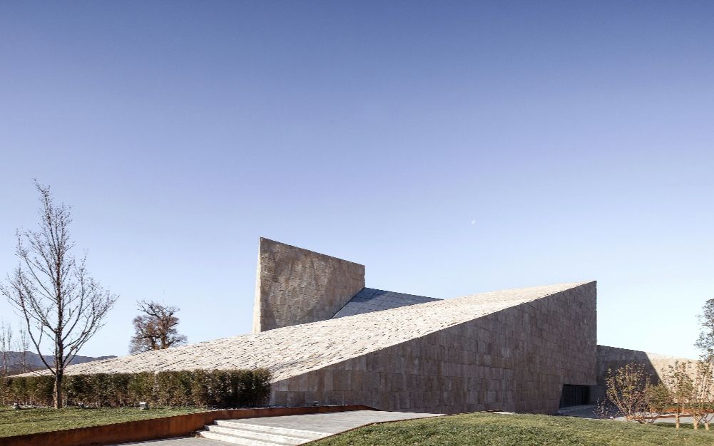 【建筑速览】融入环境的地景建筑!