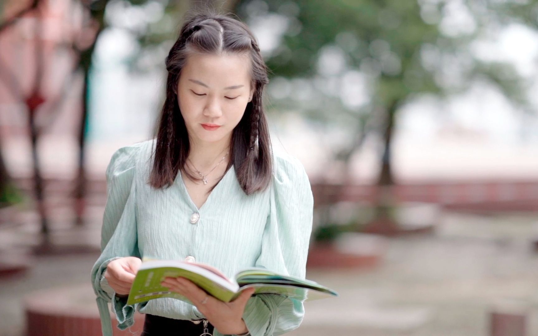 【停课不停学的她们】献给疫情期间坚守在教育岗位的教师们哔哩哔哩bilibili