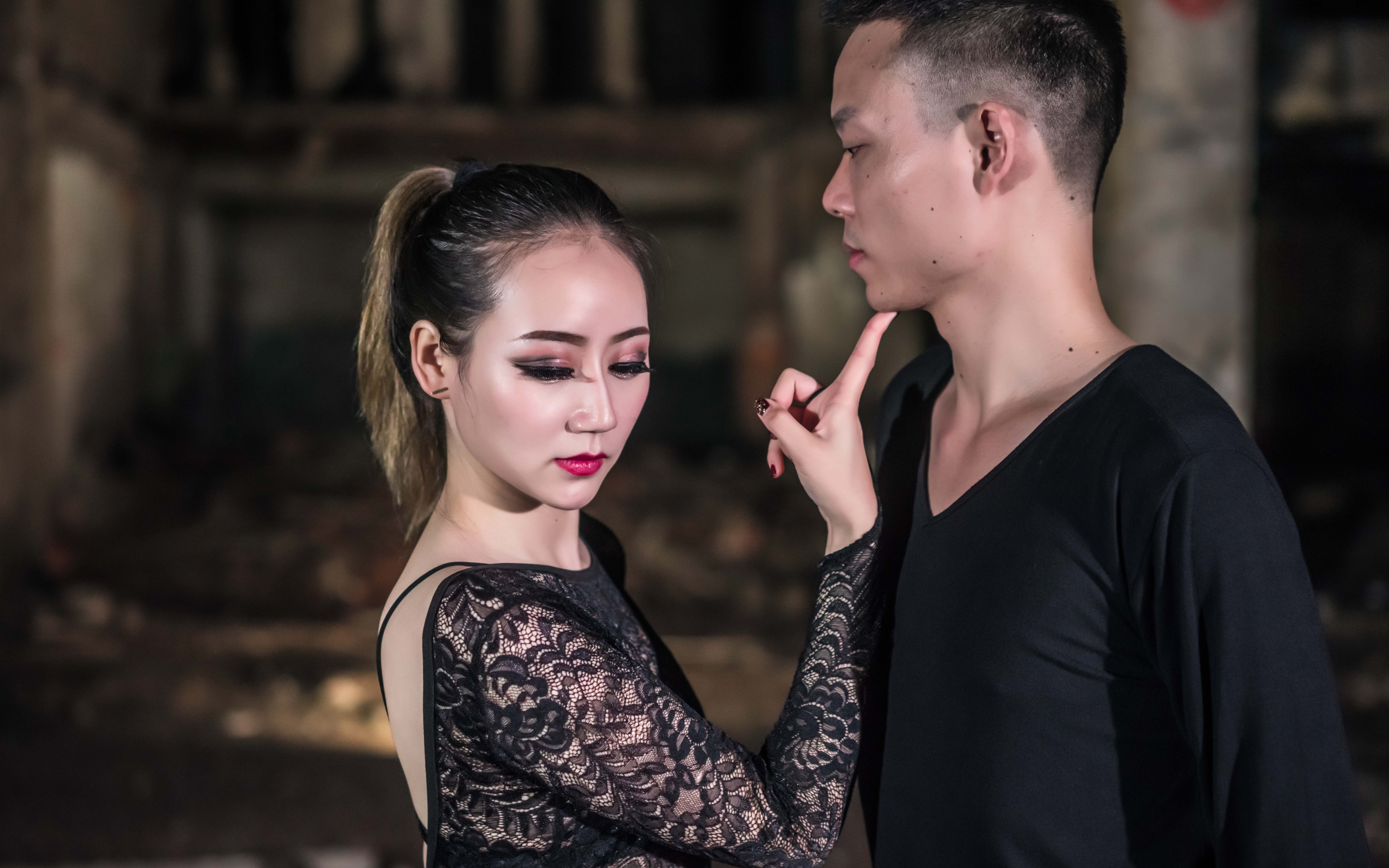 完美《特务j》,我只想问问摄影师,哪里找的废弃大楼,怪吓人的!