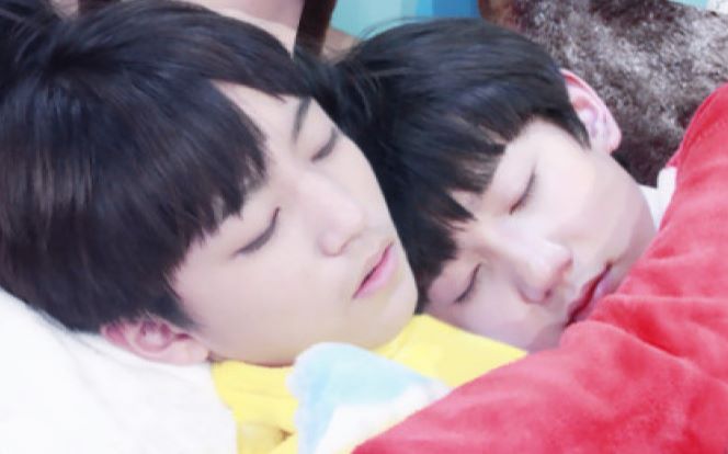 邬童x班小松凯源就想爱着你用恶作剧之吻的歌曲打开我们的少年时代