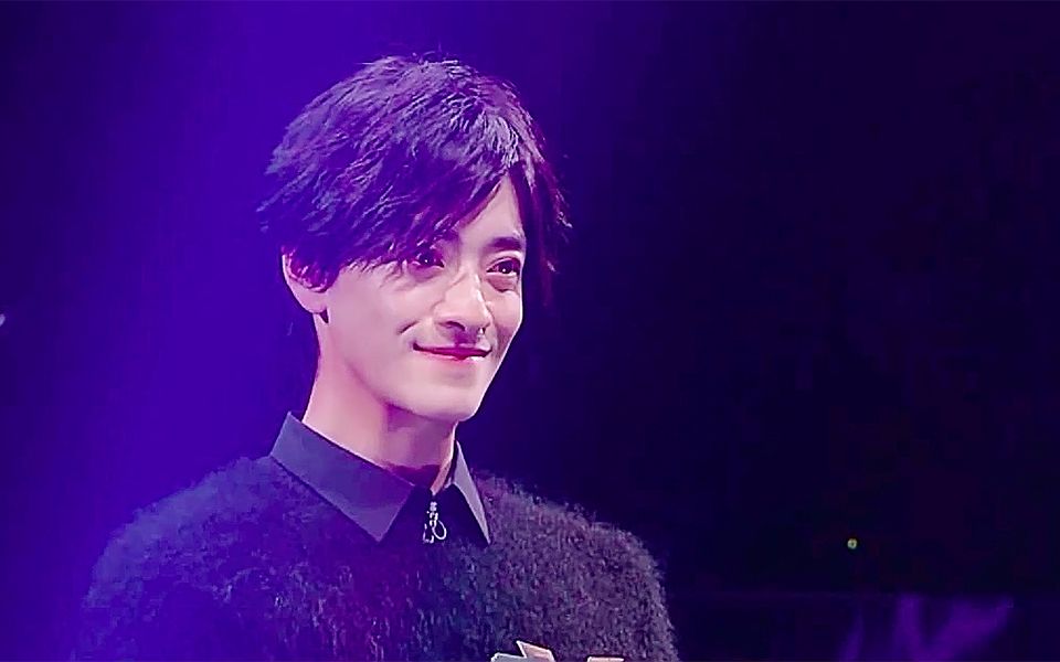 郑云龙神仙大龙的一些绝美瞬间合集都来看帅哥啦