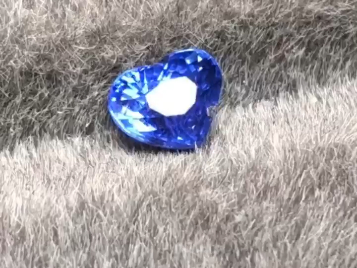 斯里兰卡蓝宝石颜色浓郁漂亮 火彩闪 切割精致完美 可镶嵌戒指项链