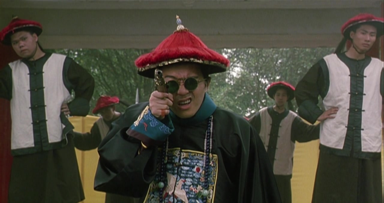 鹿鼎记韦小宝去鳌拜家抄家真是看一次笑一次