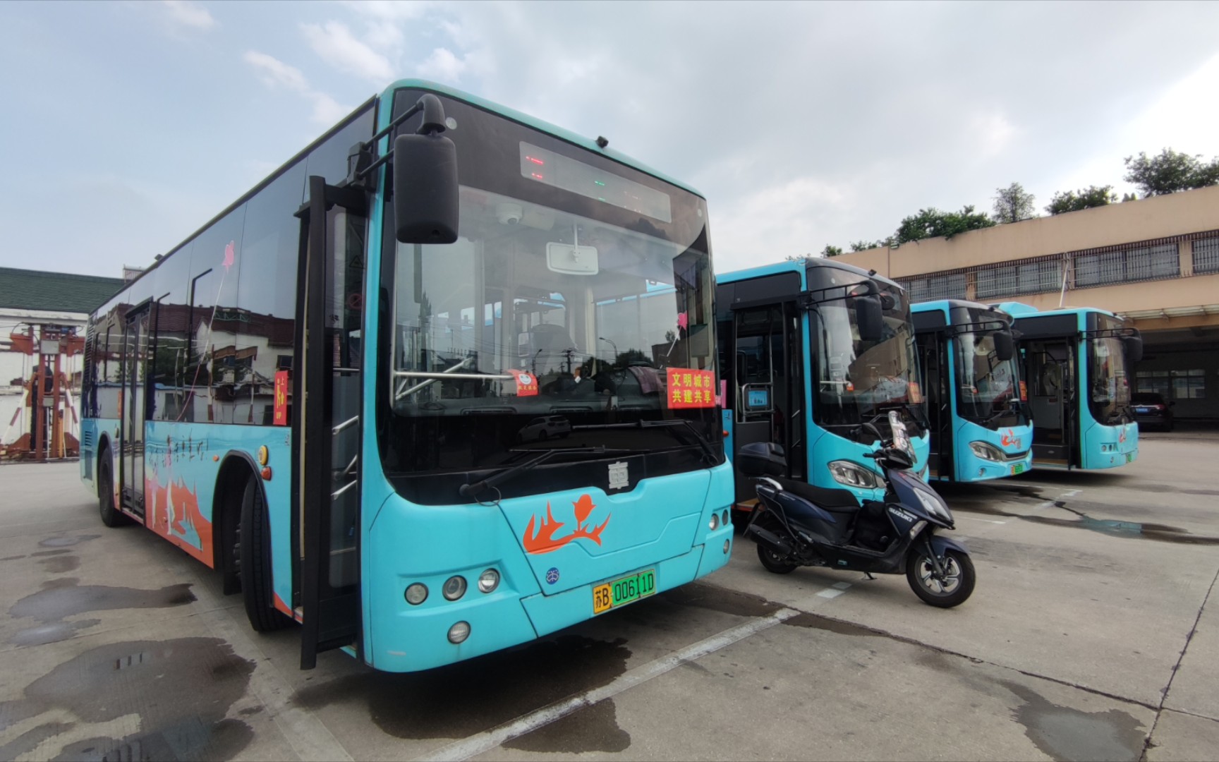 参观宜兴丁蜀公交一场