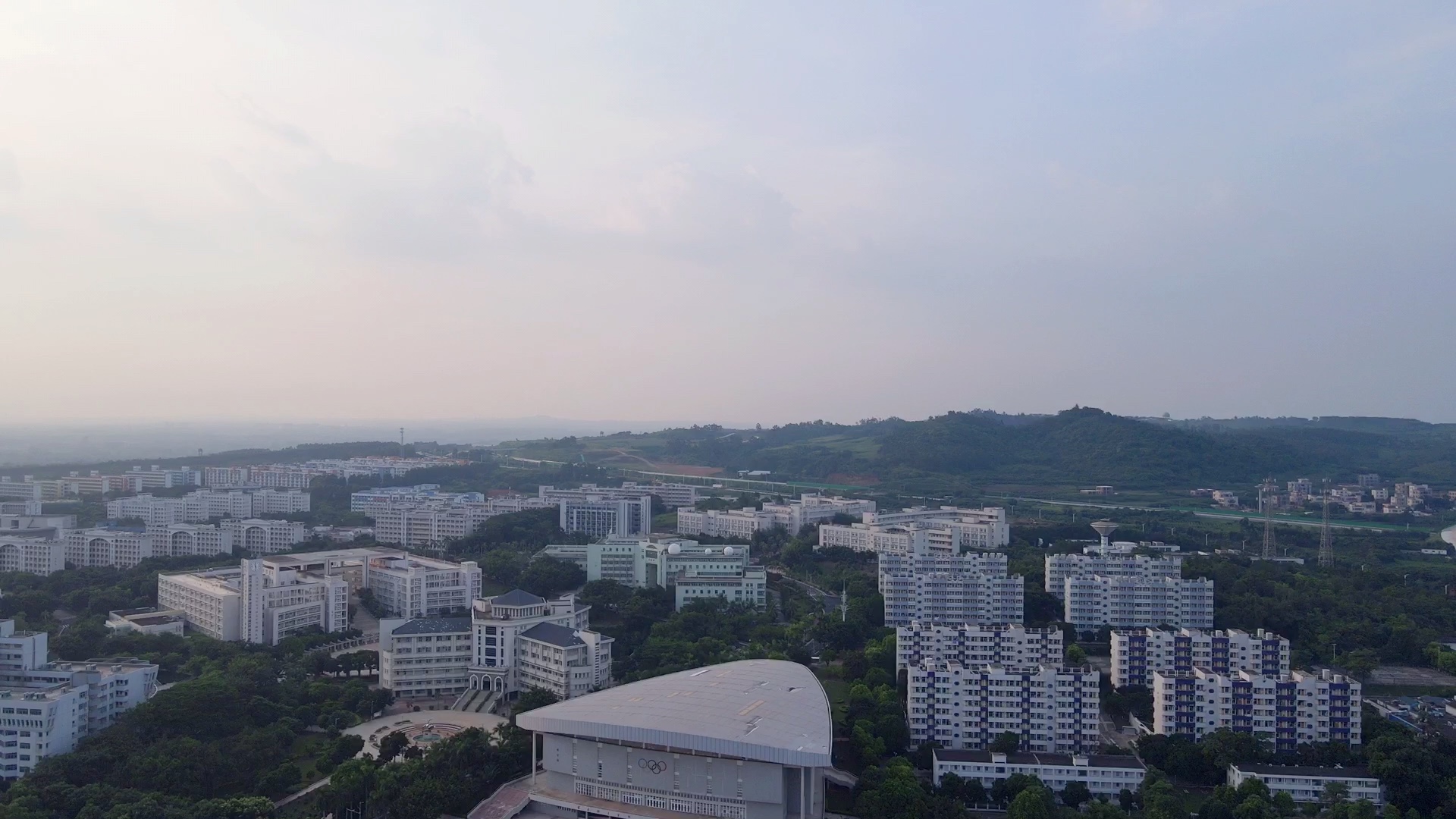 广东海洋大学不愧是湛江综合排名第一,网友:真大!上课怕迟到哔哩哔哩bilibili