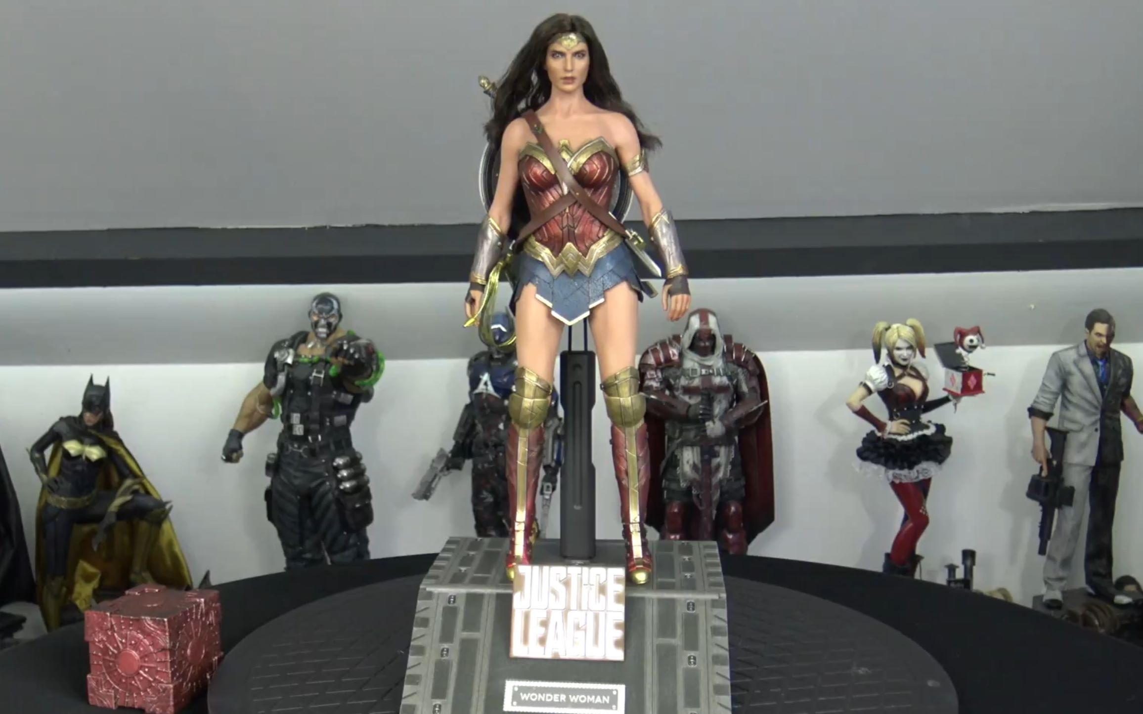 神奇女侠 HOT TOYS  WONDER WOMAN  DELUXE VERSION  MMS 451  JUSTICE LEAGUE  REVIE哔哩哔哩bilibili