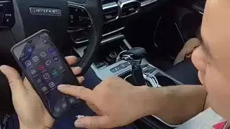 Télécharger la video: 如果使用百度Carlife手机功能投屏功能