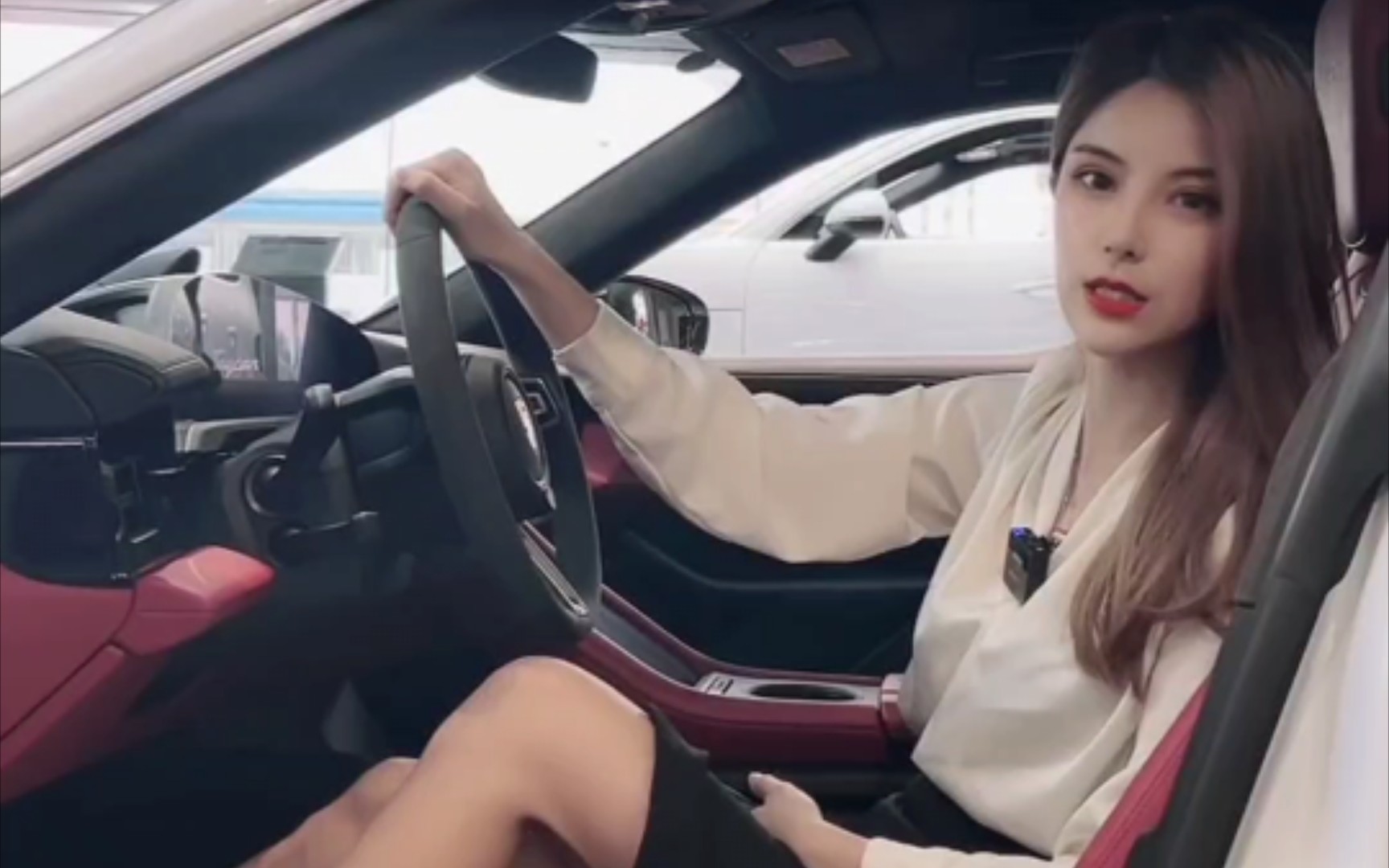 保时捷小姐姐说车合集