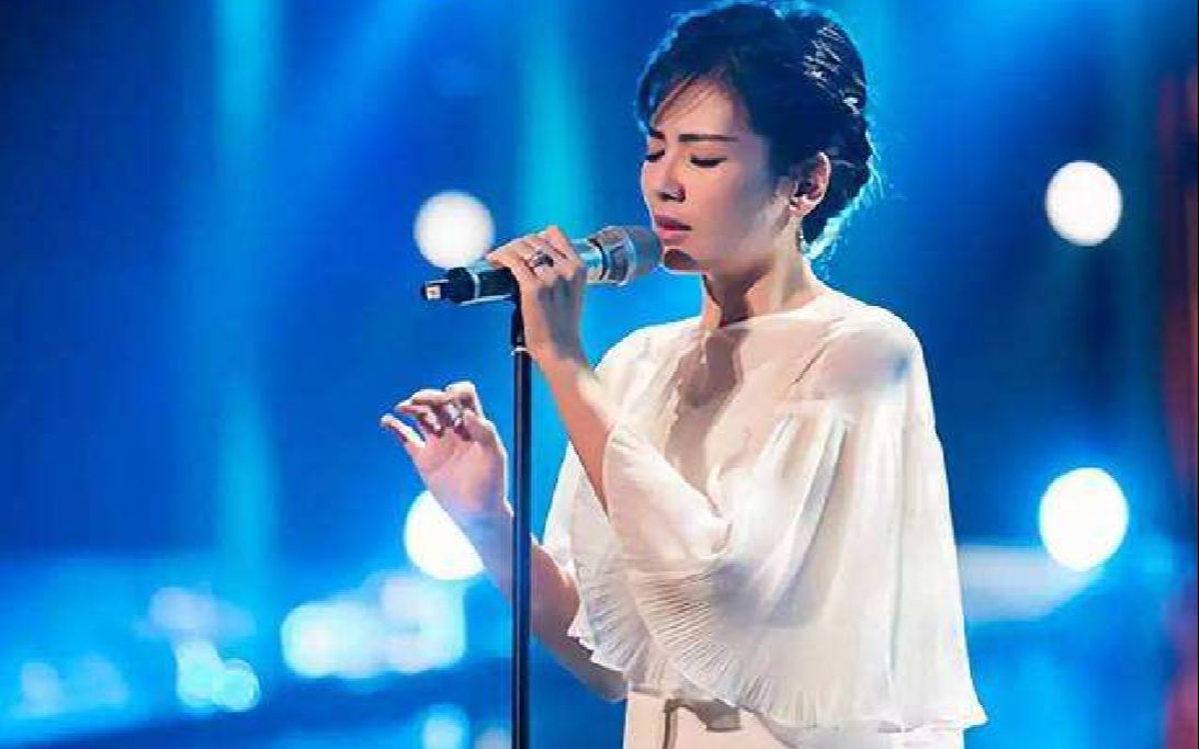 刘涛凭借这首歌,夺得跨界歌王总冠军,网友称赞现场涛姐好美!