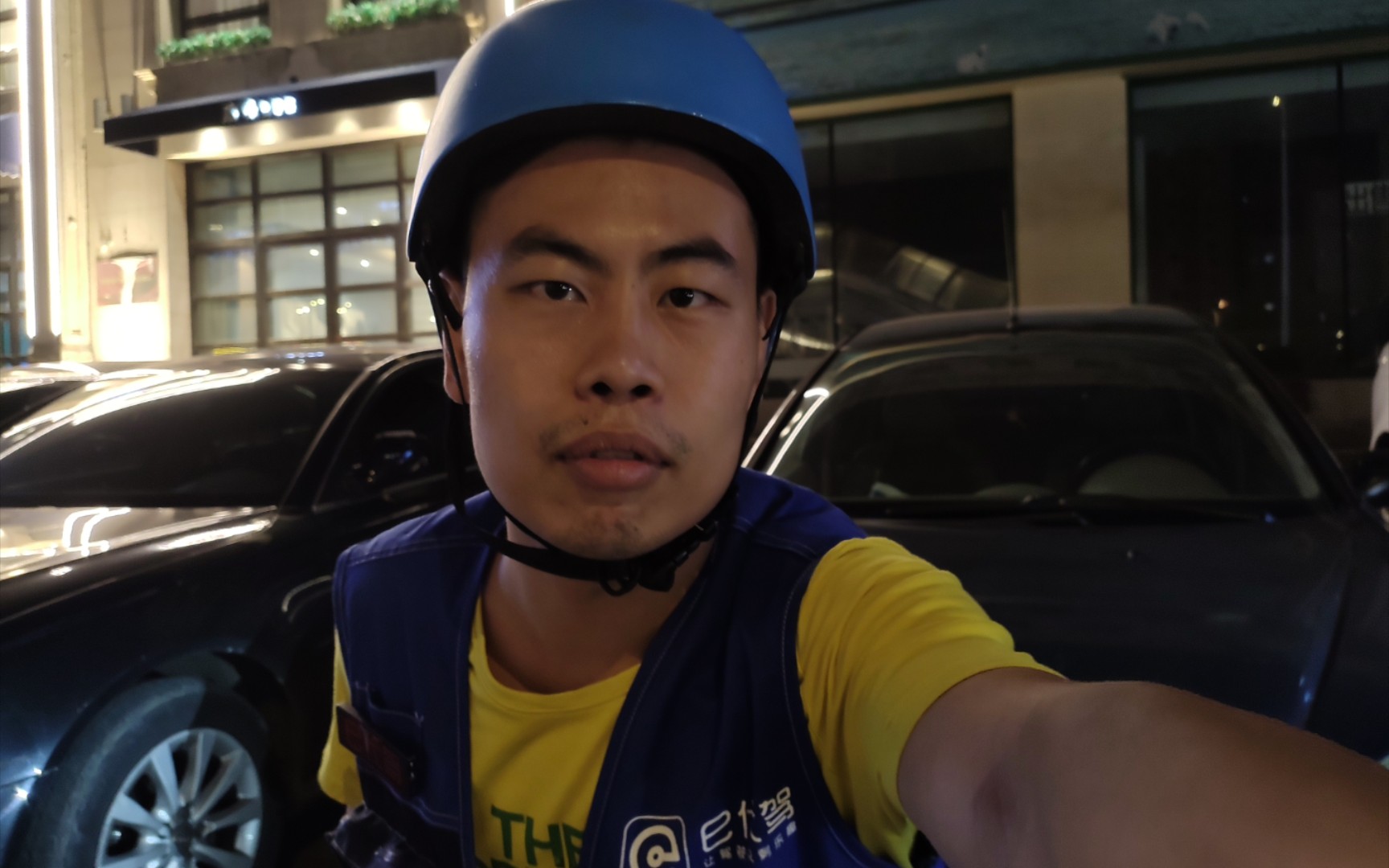 一个不爱学习的代驾小哥用普通话,广州话,四川话和英国话说的,说自己