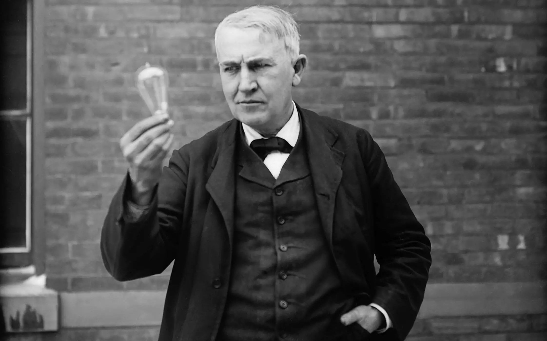 电博士带您了解电灯的诞生万家灯火应感谢爱迪生等伟大科学家的贡献