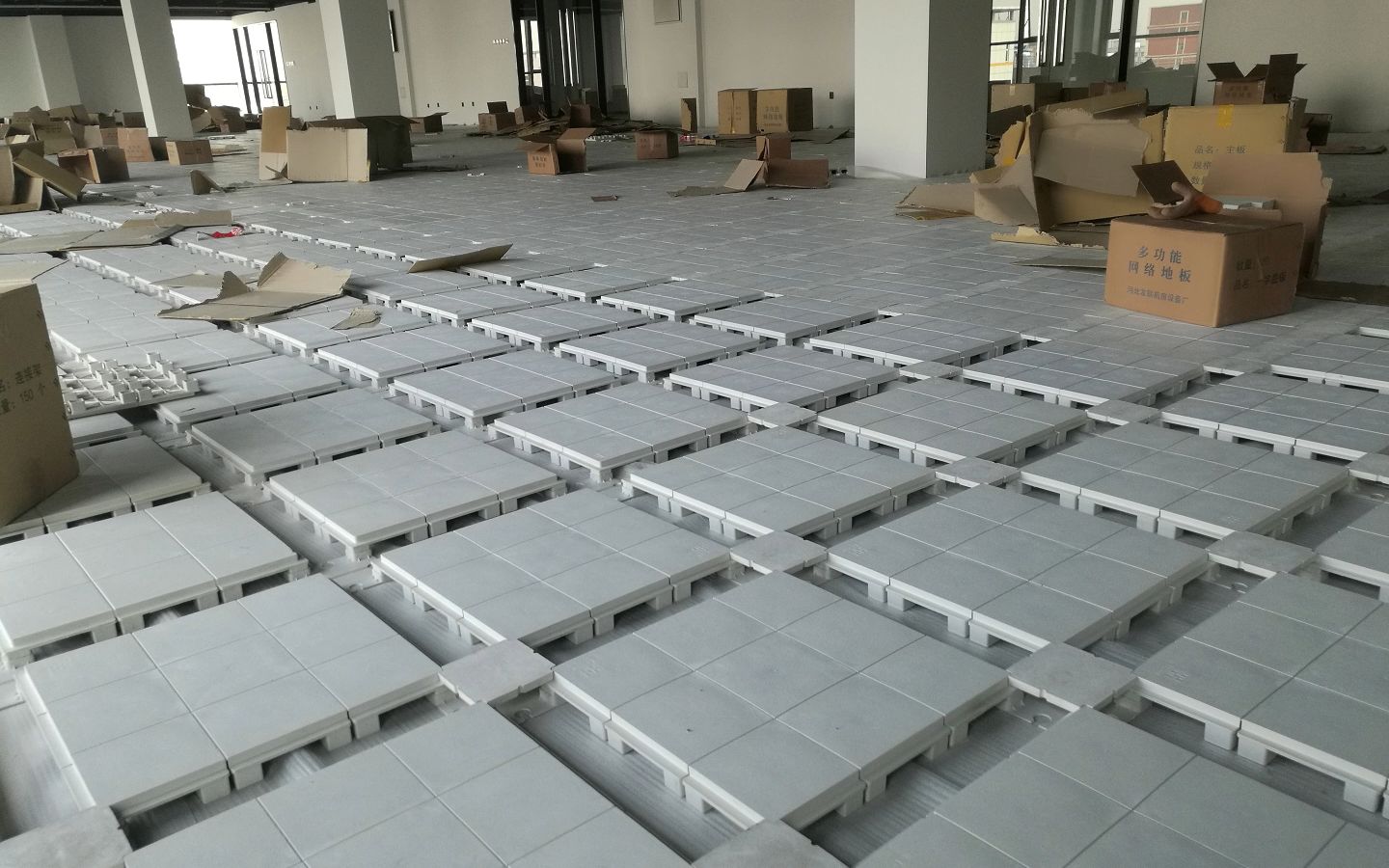 友联网络地板项目施工中