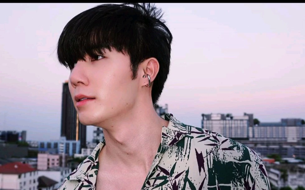 缘来誓你李海海倒立穿衣