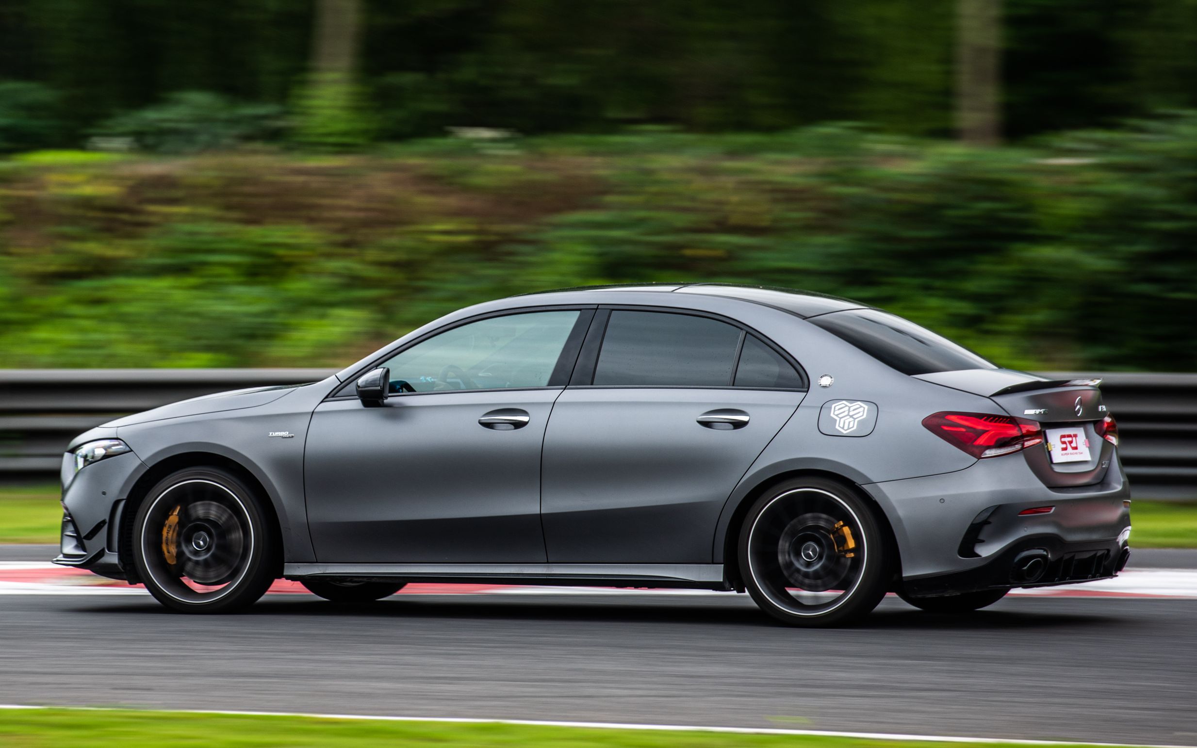 奔驰amg a35l 天马赛车场 原厂状态圈速117待突破