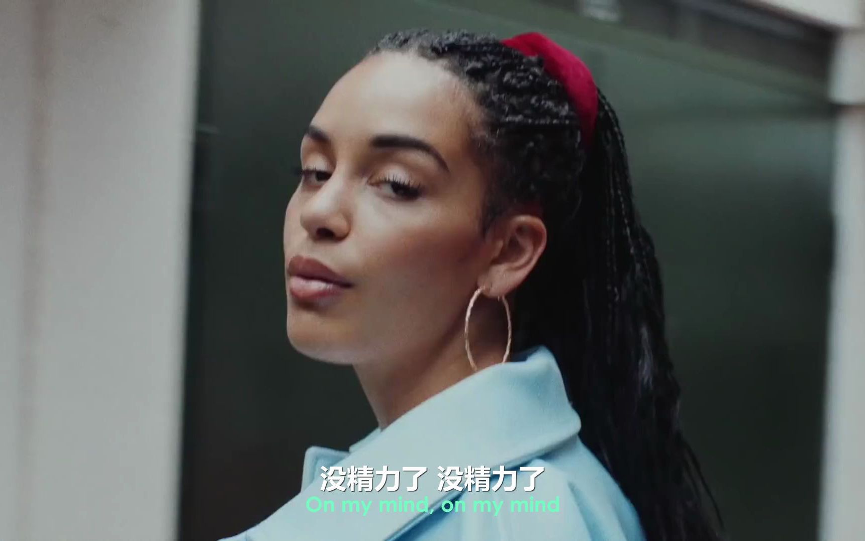 [图]感受电子R&B律动 | Jorja Smith - On My Mind