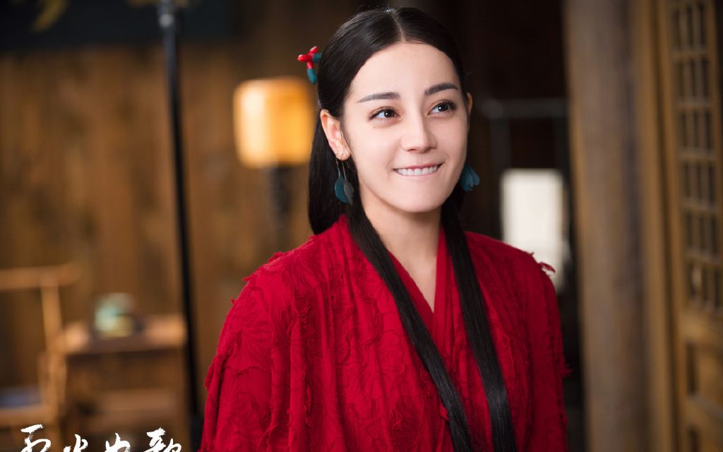 迪丽热巴变身安娜小公主"上演"《冰雪奇缘》,听的蔡明老师一脸慈母