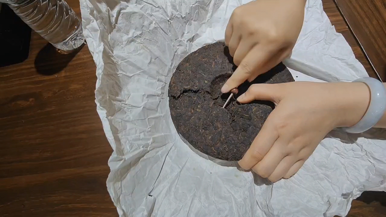 茶饼怎么撬 手把手教你撬茶饼