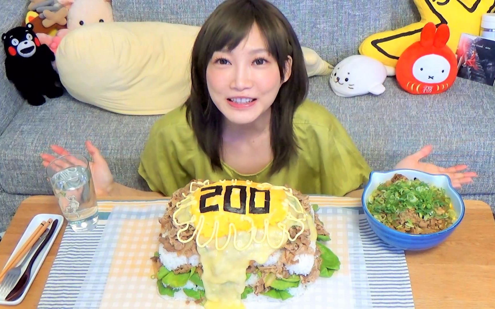 【木下大胃王】庆祝油管粉丝过两百万的特制豪华3层牛肉蛋糕 @柚子木