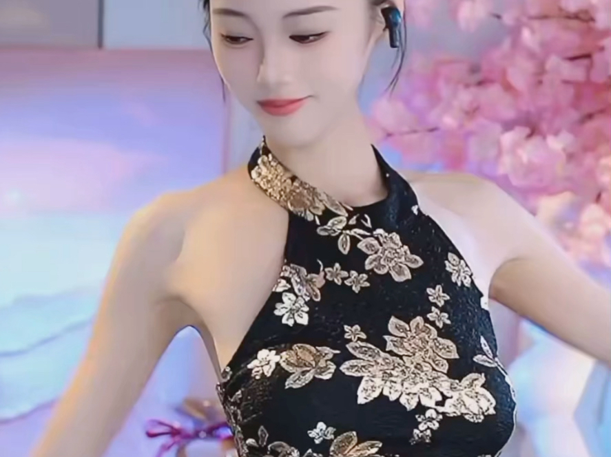 苗条旗袍美女柔美中国舞