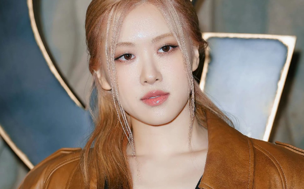 【rose】银白发公主朴彩英,这个发色真的好适合她.