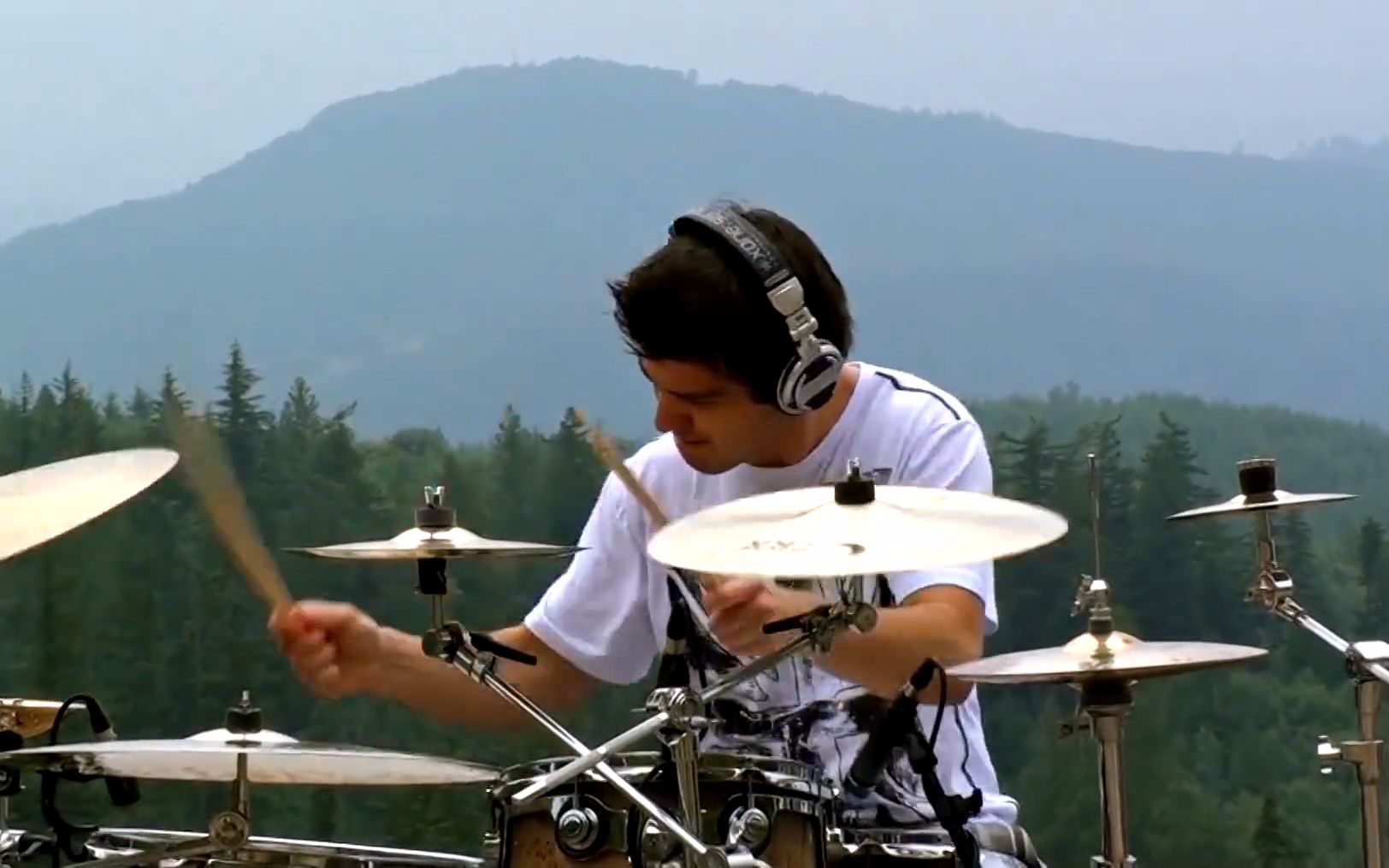 [图]Cobus | Kings and Queens - 30 Seconds to Mars (Drum Cover)