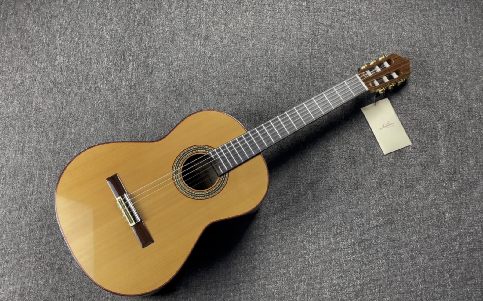 阿尔达米拉 n600 全单古典吉他,细节展示