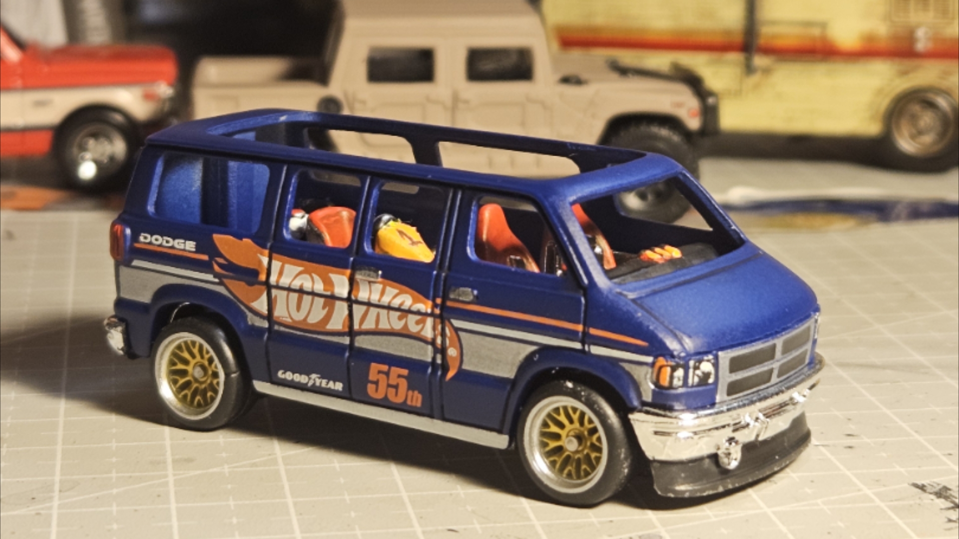 风火轮风火轮!之前的普卡 道奇van面包车55周年!