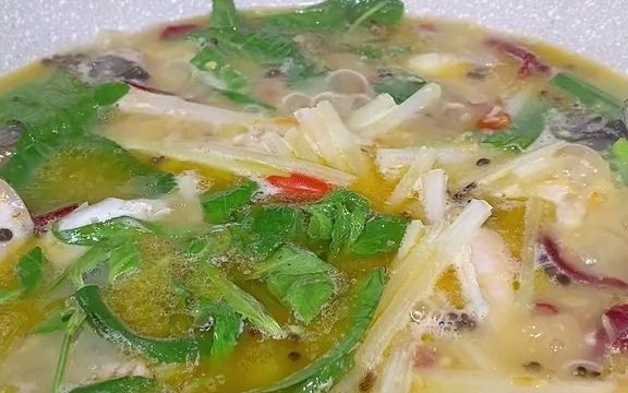 云南美食你们点的柠檬江鳅来了好吃到让你转圈圈你也赶紧回克做起来吧