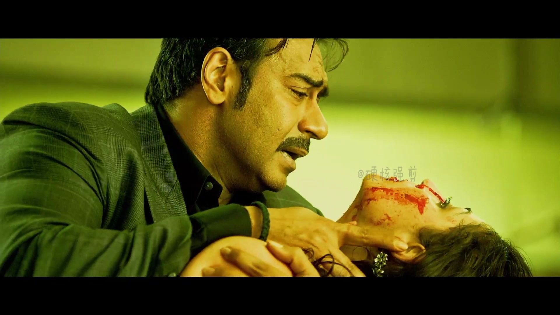 手握刺刀单人灭了整个黑帮,三哥又开启无敌模式《战龙在野》